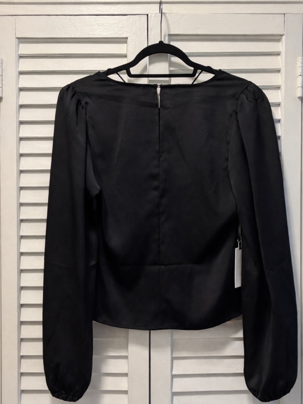ASTR 🖤 Key Hole Cutout Long Sleeve Top - Picture 5 of 6